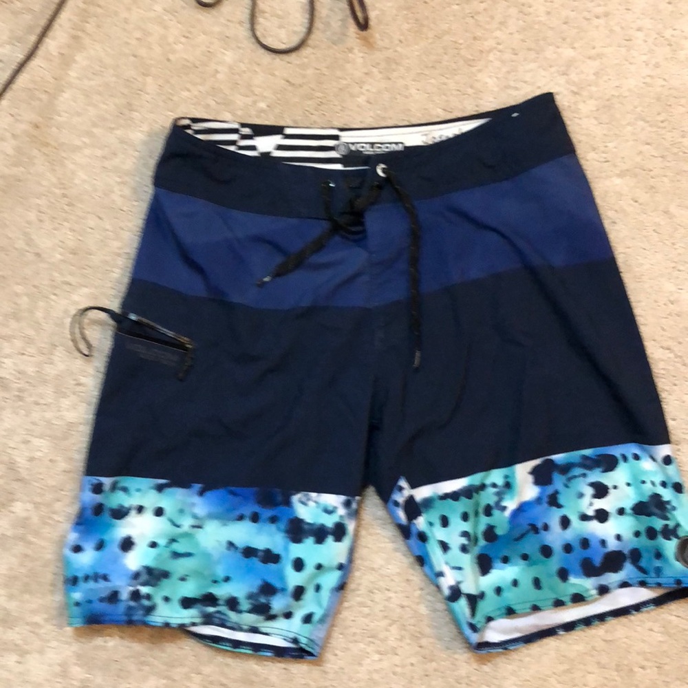 Volcom mod-tech small board shorts